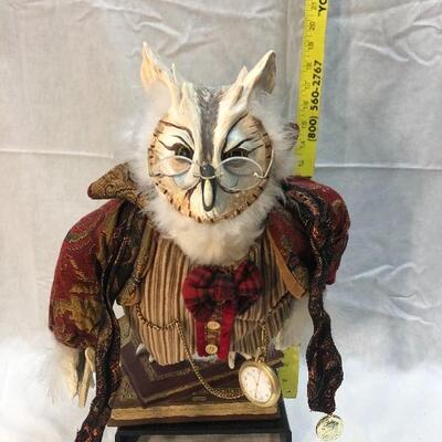 Folk Art Whimsy Wise Old Owl On Top of Books Wood Figurine Statuette YD#020-1220-01047