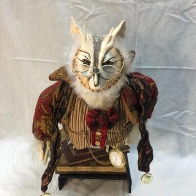 Folk Art Whimsy Wise Old Owl On Top of Books Wood Figurine Statuette YD#020-1220-01047