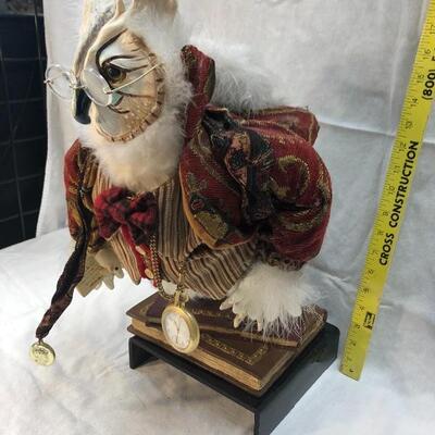 Folk Art Whimsy Wise Old Owl On Top of Books Wood Figurine Statuette YD#020-1220-01047