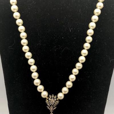 Heidi Daus Pearl Choker Necklace with Swarovski Bumble Bee Pendant YD#020-1220-05001