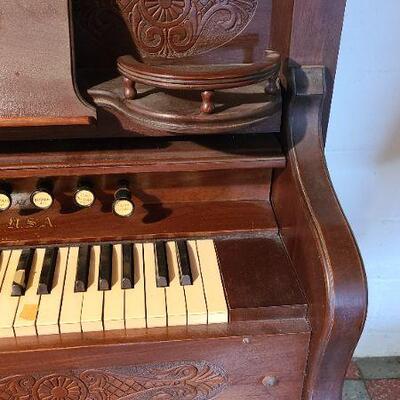 Lot 241: Estey Organ Co. Antique Victorian Pump organ