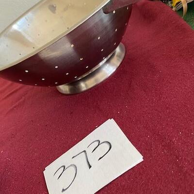 Lot 373 - Metal bowl and colander