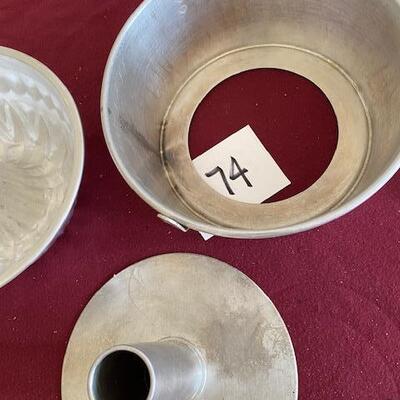Lot 374 - Bundt Pans