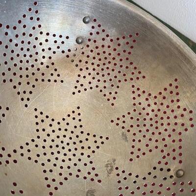 Lot 378-  Vintage 7 Star Colander