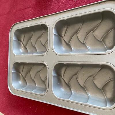 Lot 379 - Bread Braid pan