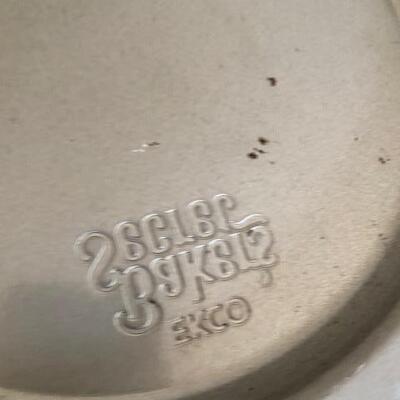 Lot 380 -  Bundt pan and dessert pan