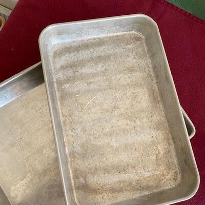 Lot 382 - Baking pans