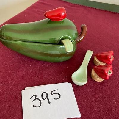 Lot 395 - Chili pepper items