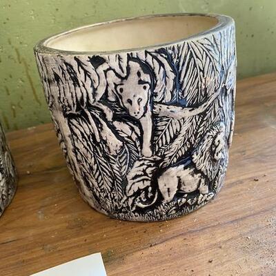 Lot 409 - Jungle elephant tigers planters