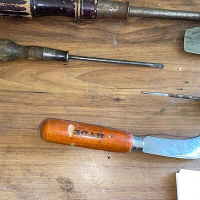 Lot 421 - tools