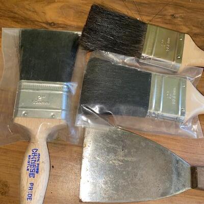 Lot 422 - Painting tools