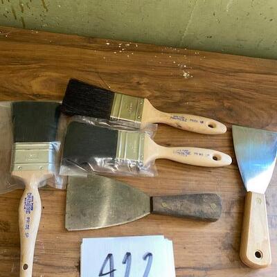 Lot 422 - Painting tools
