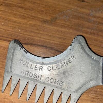 Lot 423 - Painting tool