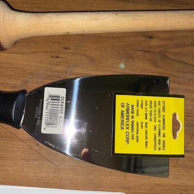 Lot 426 - Painting tools