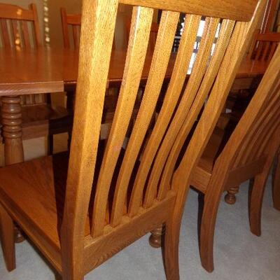 LOT 12  TABLE WITH 8-CHAIRS AND 2 LEAVES