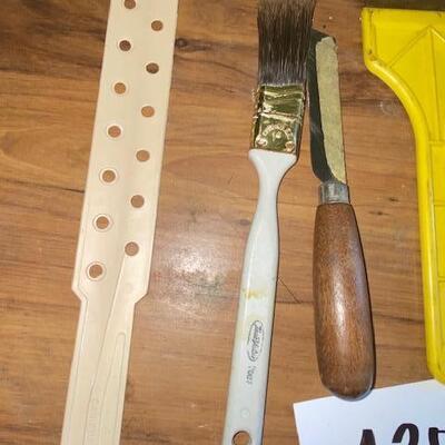 Lot 430 - Painting tools