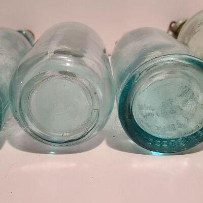Lot 244: Antique Soda Bottles (Concordville, PA; Weiserbrod & Hess, Griffith, Schuster)