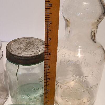 Lot 217: Rare antique Casper Hitchner 1 qt Separator Bottle Salem/ Round Bottom Bottle Green