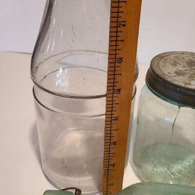 Lot 217: Rare antique Casper Hitchner 1 qt Separator Bottle Salem/ Round Bottom Bottle Green