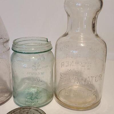 Lot 217: Rare antique Casper Hitchner 1 qt Separator Bottle Salem/ Round Bottom Bottle Green