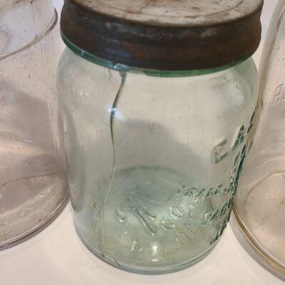 Lot 217: Rare antique Casper Hitchner 1 qt Separator Bottle Salem/ Round Bottom Bottle Green