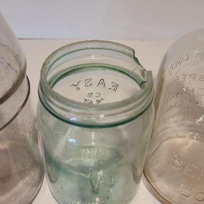Lot 217: Rare antique Casper Hitchner 1 qt Separator Bottle Salem/ Round Bottom Bottle Green