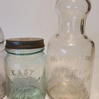 Lot 217: Rare antique Casper Hitchner 1 qt Separator Bottle Salem/ Round Bottom Bottle Green