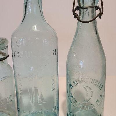 Lot 211: A. Martinelli Minolta NJ Soda Bottle, Leotric Mason, Pinkhams Bottle and More