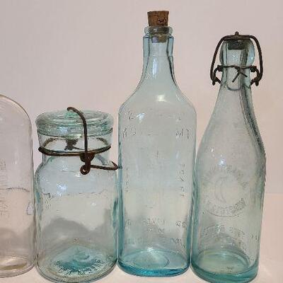 Lot 211: A. Martinelli Minolta NJ Soda Bottle, Leotric Mason, Pinkhams Bottle and More