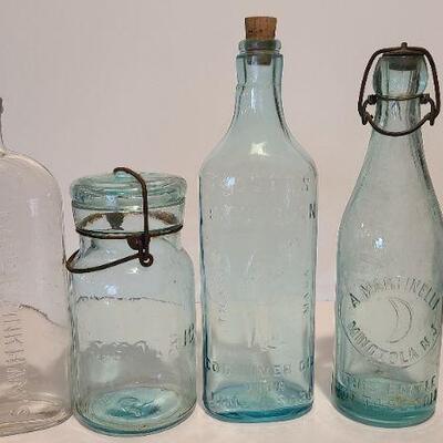 Lot 211: A. Martinelli Minolta NJ Soda Bottle, Leotric Mason, Pinkhams Bottle and More