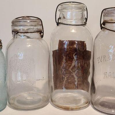 Lot 208: Large Canning Jars Unique (The Queen, Conserve, Minters, Monarch)