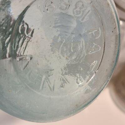 Lot 208: Large Canning Jars Unique (The Queen, Conserve, Minters, Monarch)