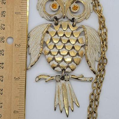 Lot JMO5: Vintage 24" long Owl necklace and two beautiful brooches 