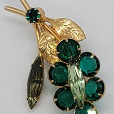 Lot JMO5: Vintage 24" long Owl necklace and two beautiful brooches 