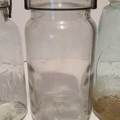 Lot 194: Rare "THE MASON JAR" Wears Jar, Economy Jar