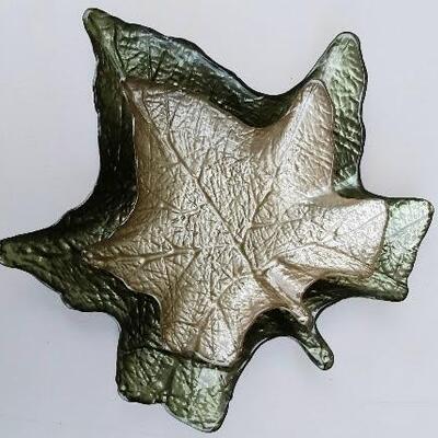 Green and Gold Glass Leaves Dishes