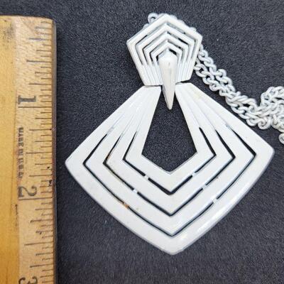 LOT JMO6: 24" LONG WHITE LISNER NECKLACE WITH 3 INCH PENDANT, CLIP ON JUDY LEE EARRINGS WITH AURORA BOREALIS STONES & A MILKY...