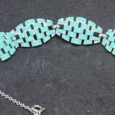 Lot JMO7: Vintage 7 " Coro Turquoise and silvertone bracelet with saftey clasp