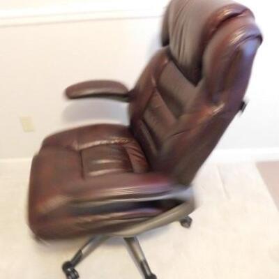 Broyhill  Metal Frame Leather Adjustable Office Chair