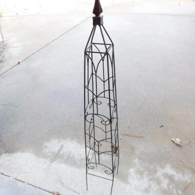 Metal Wire Topiary Stand 48