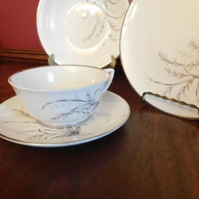 Prestige Fine China Garden Queen China Set 5pc Six Place Settings