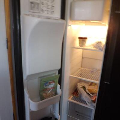 LOT 1 2003 FRIGIDAIRE SIDE BY SIDE REFRIGERATOR WITH ICEMAKER