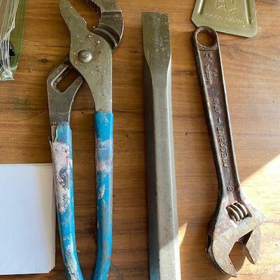 Lot 437 - tools