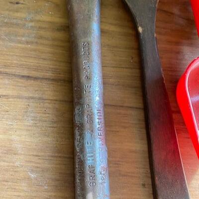 Lot 438 - tools
