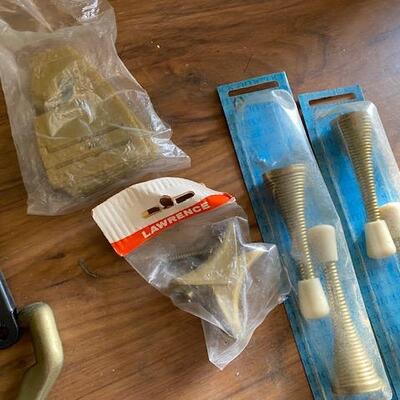 Lot 439 - garage items