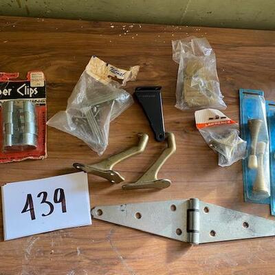 Lot 439 - garage items
