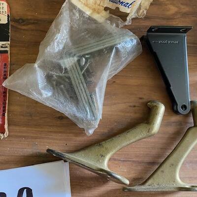 Lot 439 - garage items