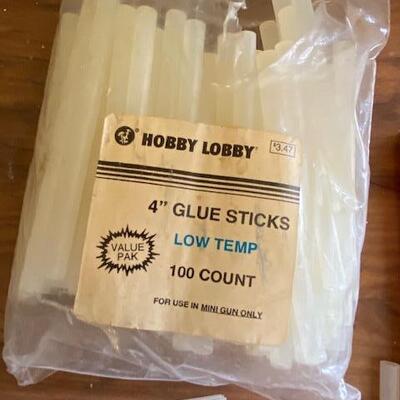 Lot 443 - Glue Gun