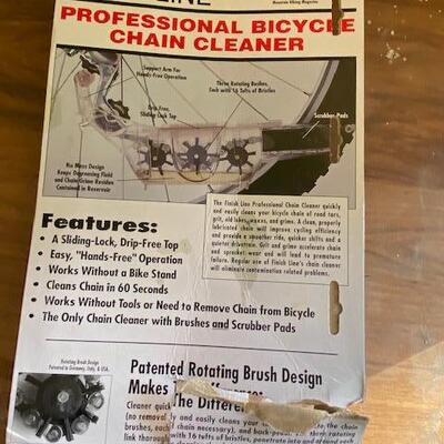 Lot 444 - Bicycle chain cleaner