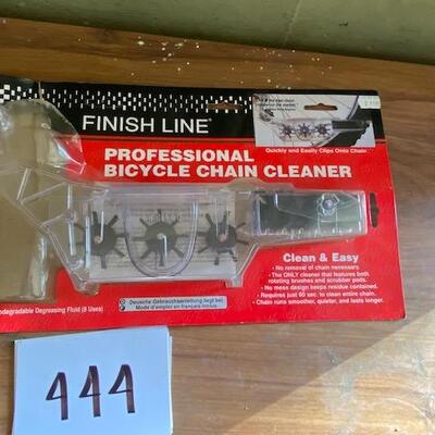Lot 444 - Bicycle chain cleaner